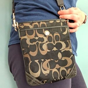 Coach adjustable small cross-body purse in black & tan neutral signature style